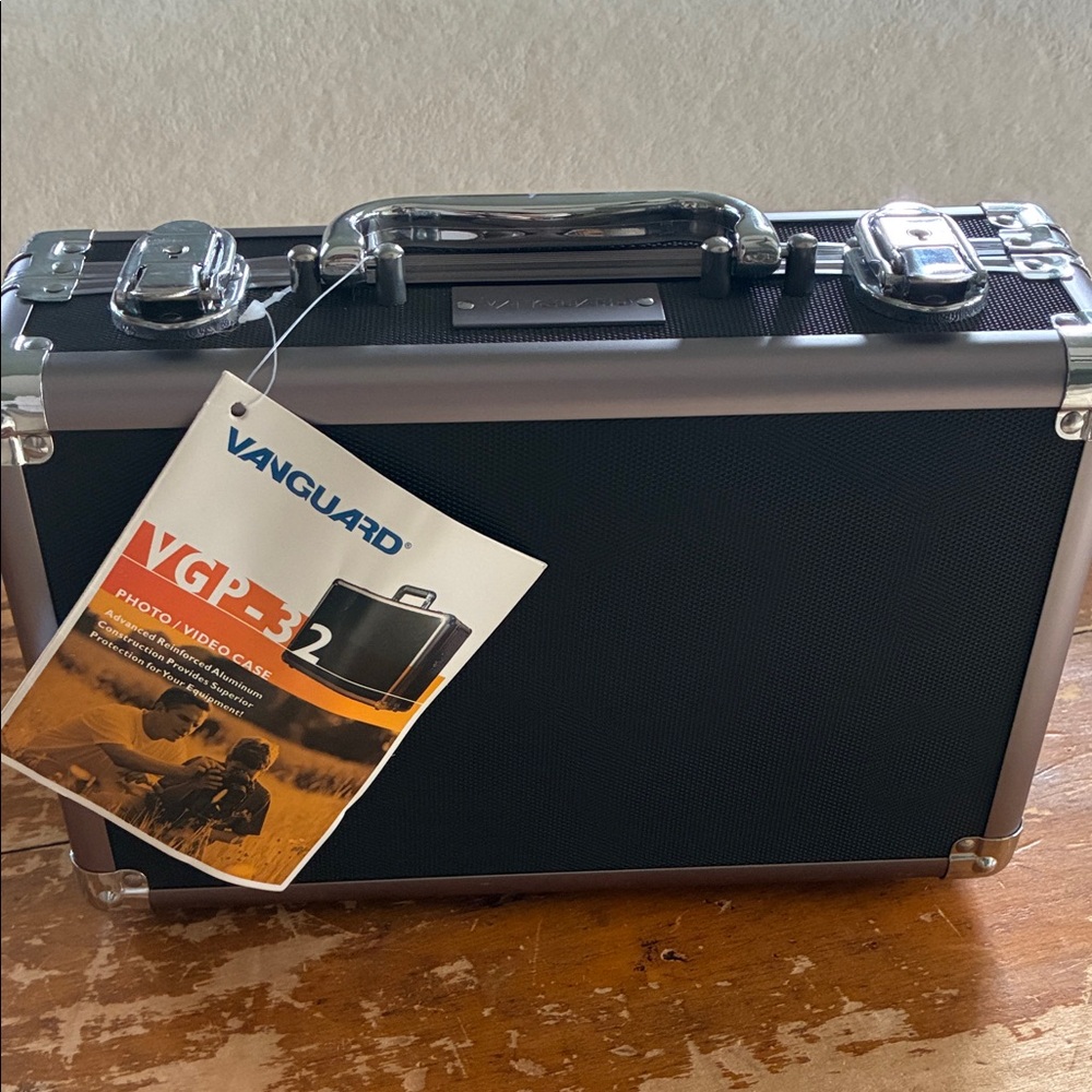 Vanguard VGP-3201 Photo/Video Case